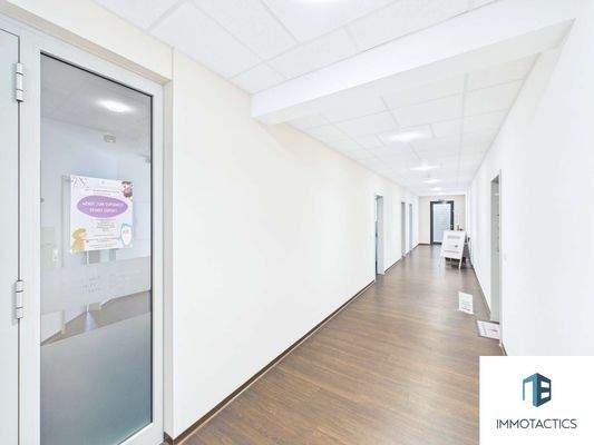 Flur Praxisräume 2.OG Haus 4