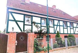 Haus Straßenseite.jpg