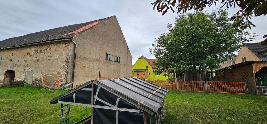 Grundstück hinter der Scheune 