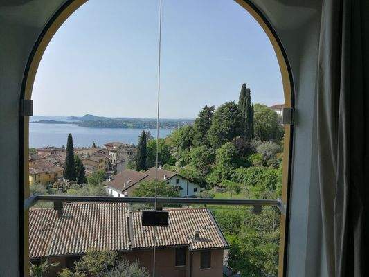 Penthouse in Gardone Riviera mit Blick auf den Gardasee