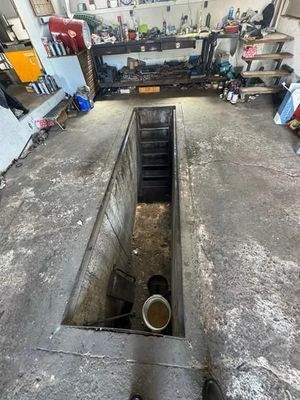 13 Grube in Werkstatt