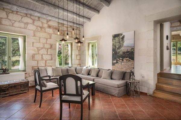 Kreta, Maza: Steinvilla mit beheiztem Pool und Garten in ruhiger Lage zu verkaufen