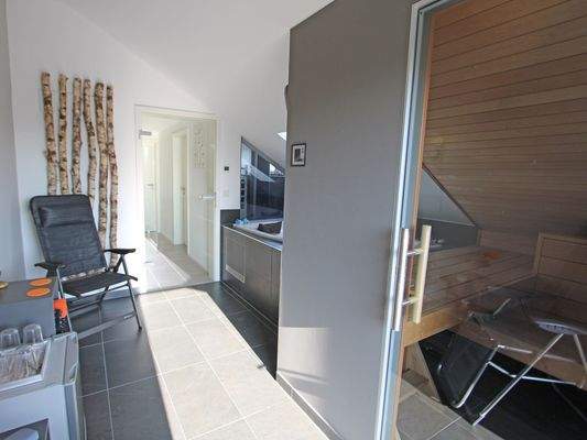 Sauna mit Wellnessbereich.jpg