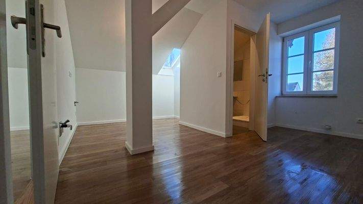 Wohn- und Schlafzimmer