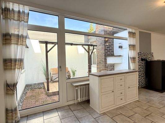 Essbereich mit Blick in den Lichthof