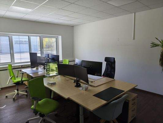 Büro 1 im EG