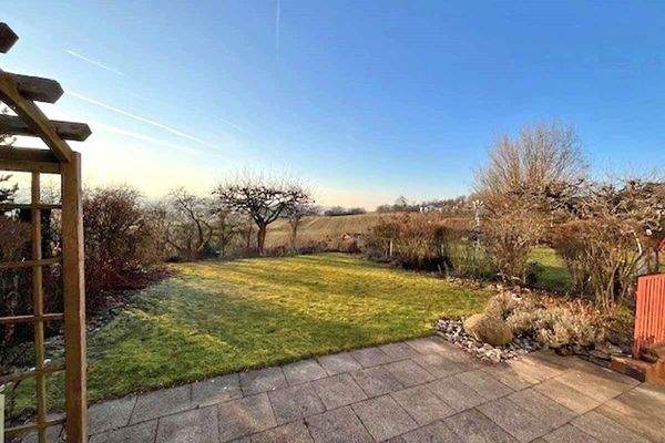 Terrasse - Blick in den Garten