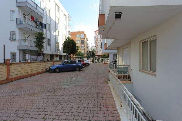 Furnished Apartment in a Complex with Parking Lot in Antalya