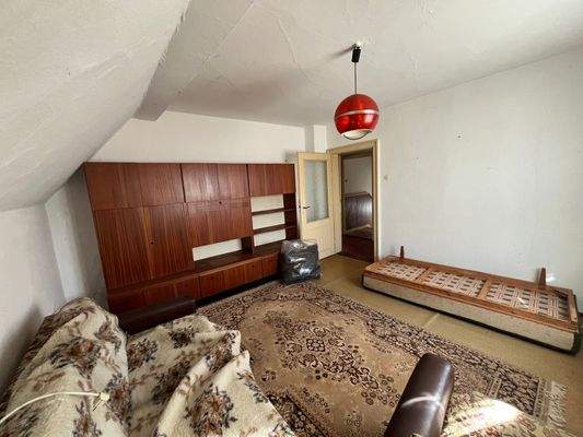 Wohnen OG mit Blick zur Tür.JPG