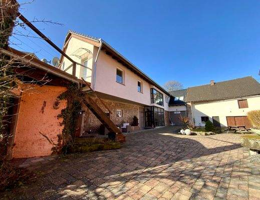 a Haus Haus Links mit Innenhof