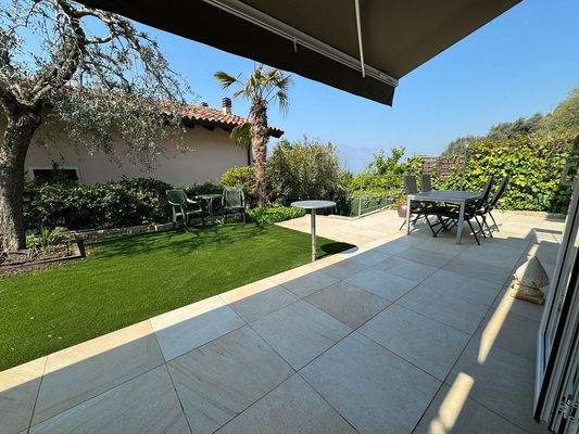 Terrazza e giardino piano terra 1.5.JPG