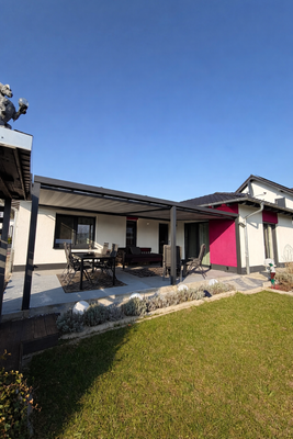 Außenbereich mit Terrasse