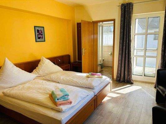  Gästezimmer mit Balkon