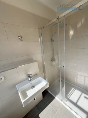 Gäste WC mit bodengleicher Dusche