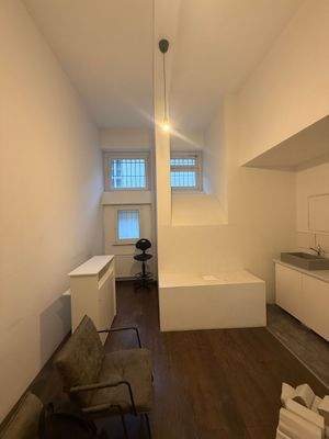 Helles Zimmer mit Küche