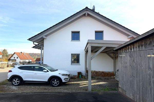 Außenansicht Carport