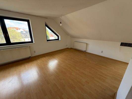 Wohnzimmer mit Essbereich