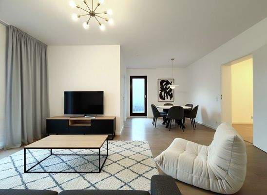 Wohnzimmer (KI-möbliert)