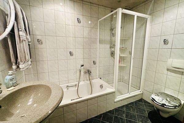 gepflegtes Badezimmer