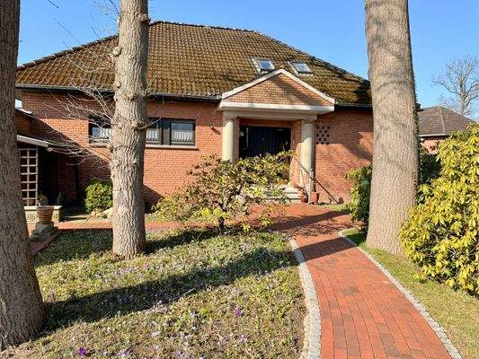 Außenansicht - Einfahrt .JPG