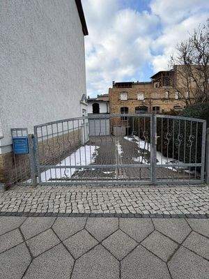 Blick auf die Einfahrt