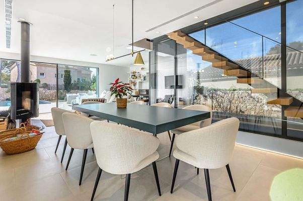 Dining area in villa in Bendinat