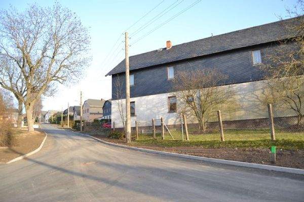 Außenansicht zur Straße