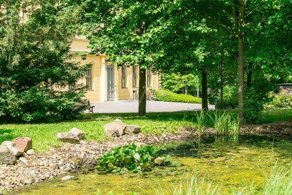 Eingang vom Parkplatz