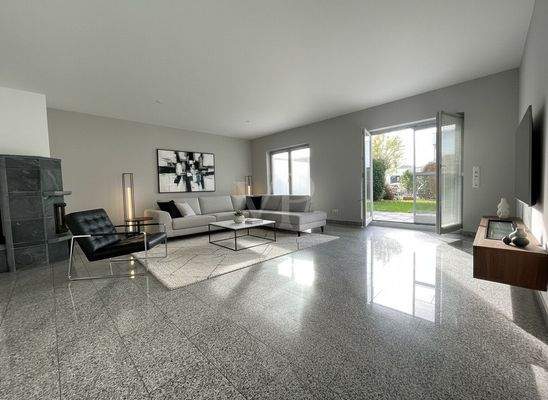 Wohnzimmer mit Ausgang zur Terrasse Beispielmöblierung