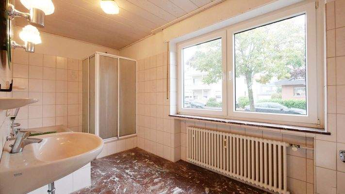 Badezimmer EG