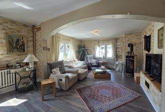 Wohnzimmer mit rustikalem Charme