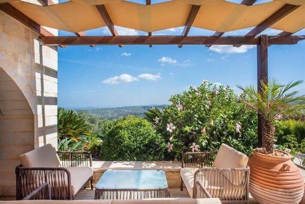 Kreta, Kolymvari: Villa mit Meer- und Bergblick und unabhängigem Apartment zu verkaufen