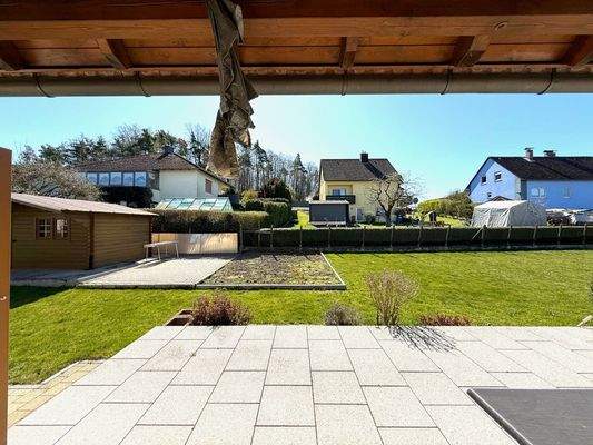Terrasse mit Gartenblick