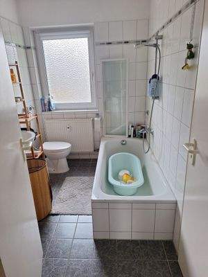 Modernes Badezimmer