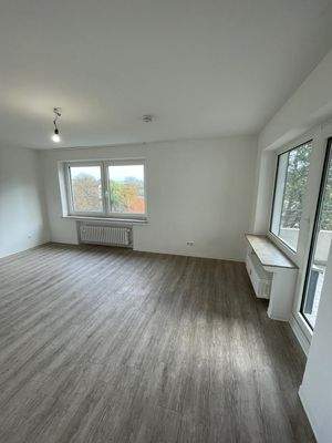 Helles Wohnzimmer mit Aussicht