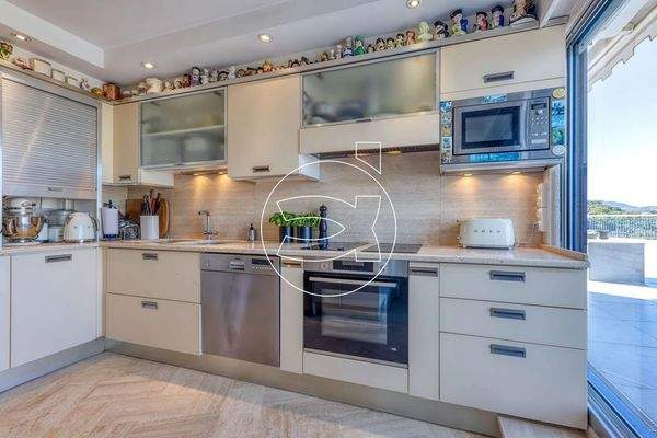  Mandelieu-la-Napoule