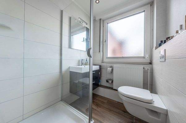 Das sanierte Badezimmer des EG