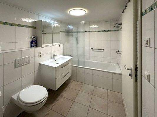 Badezimmer mit Wanne