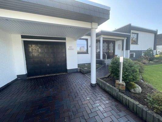 Garage inkl. Dachüberstand