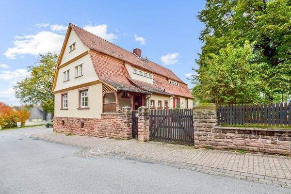 Straßenansicht (und Zugang WGH 1)