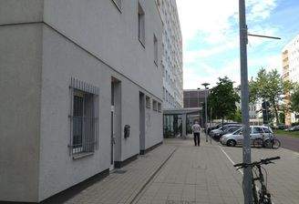 Strassenansicht mit Be  Entlademöglichkeit