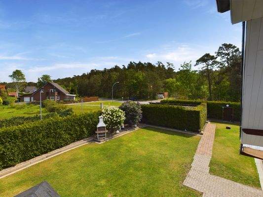  Grundstück und Umgebung