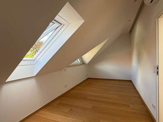 Arbeits- oder Kinderzimmer