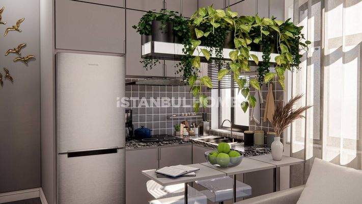 3-Storey Corner Building in Istanbul Fatih with a Store