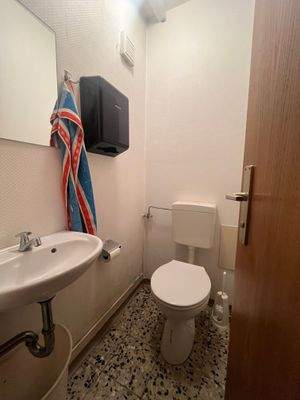 WC im Flur EG