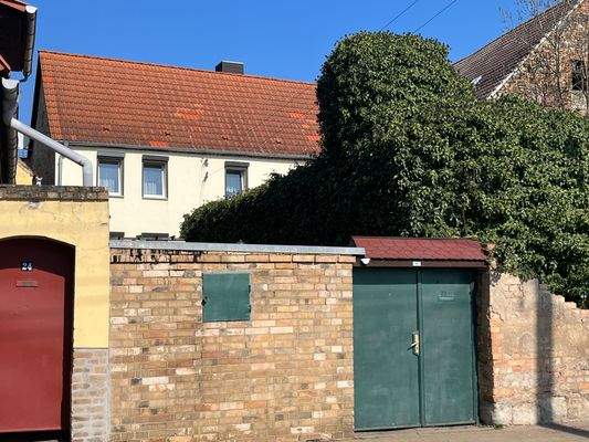 Hausansicht von der Straße.JPG