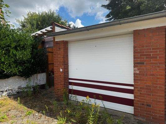 Garage Zugang zum Grundstück.jpg