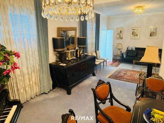 EG Wohnzimmer mit Ausgang in den Wintergarten