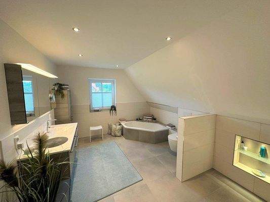 Vollbad Dachgeschoss