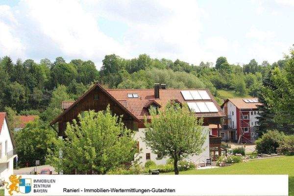 Gepflegte Aussenanlage